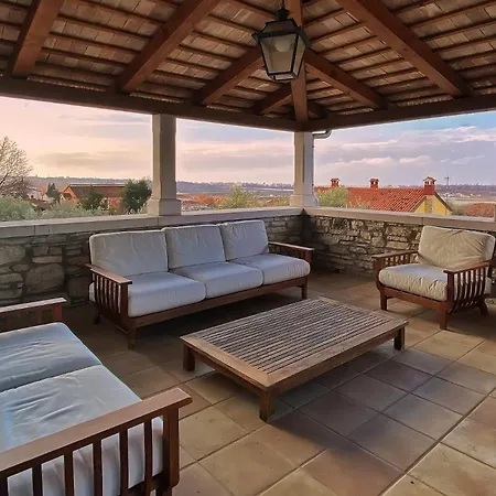 Auri Ferienhaus *